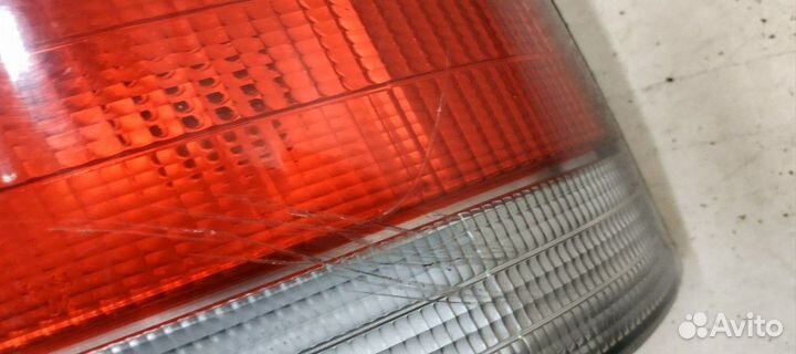 Фонарь задний правый Mitsubishi Galant