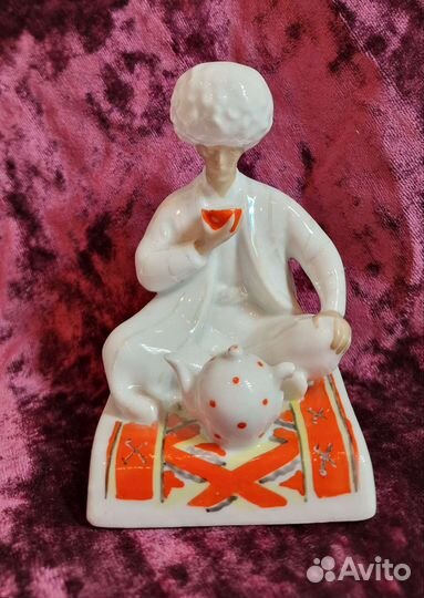 Статуэтка,Туркмен с пиалой