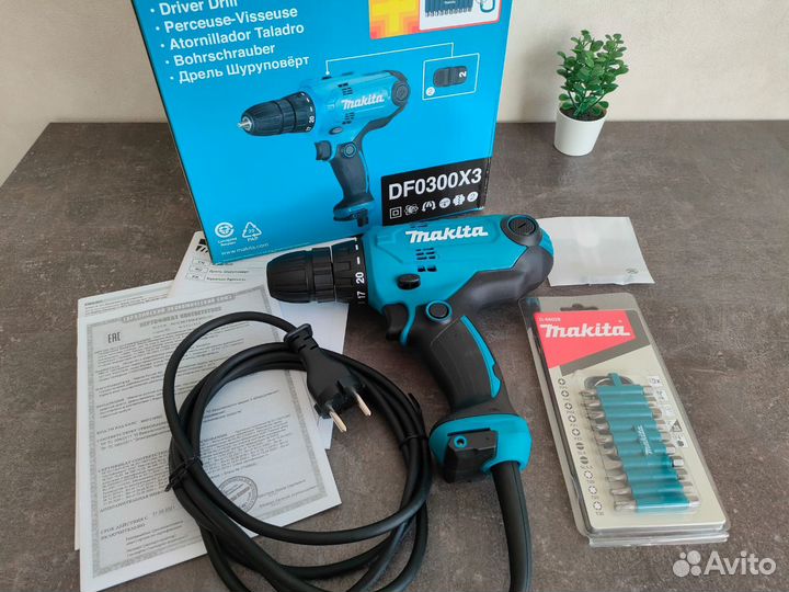 Дрель-шуруповерт Makita DF0300X3 оригинал новый