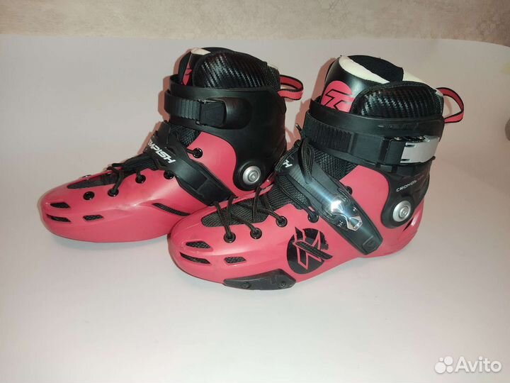 Профессиональные ботинки для роликовых коньков