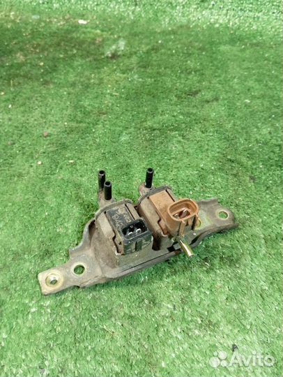 Клапан вакуумный Mitsubishi Carisma