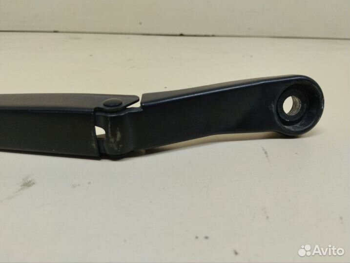 Поводок стеклоочистителя передний левый Nissan Not