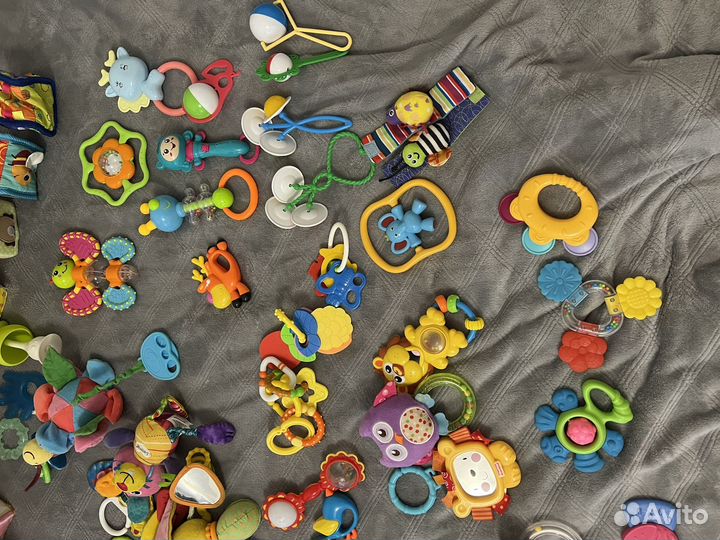 Детские развивающие игрушки от 0 пакетом