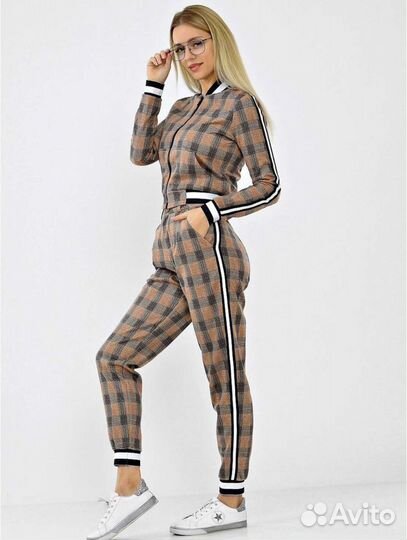 Костюм женский