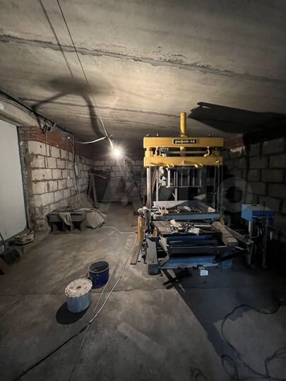 Производство, 1050 м²