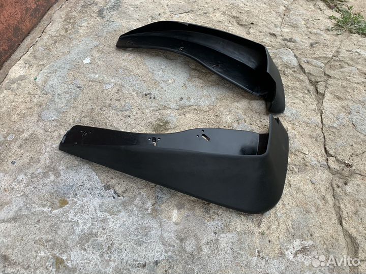 Передние новые брызговики Mitsubishi Space Star