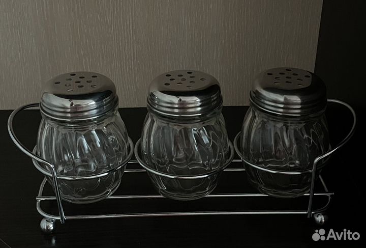 Набор для специй из стекла на подставке 3 шт