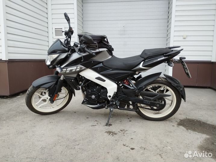 Bajaj Pulsar NS 200