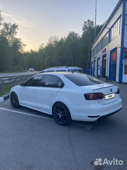 Volkswagen Jetta, 2012