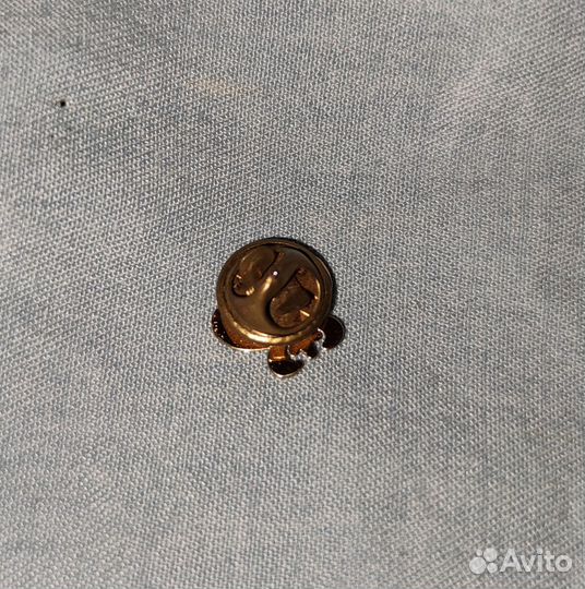 Брошь значок пин украшение флёр-де-лис