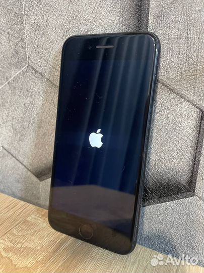 iPhone SE (2020), 64 ГБ