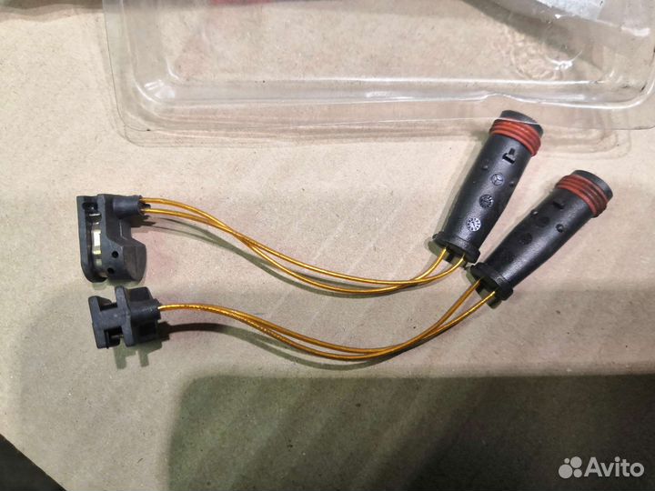 Датчик износа колодок на ML-320