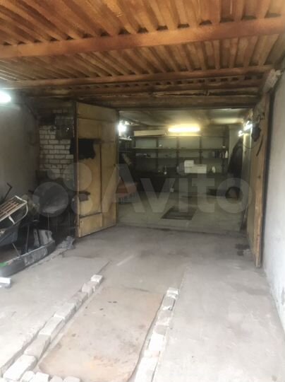 Гараж, > 30 м²