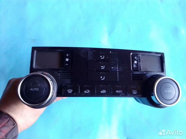7L6907040L Блок управления климатом VW Touareg