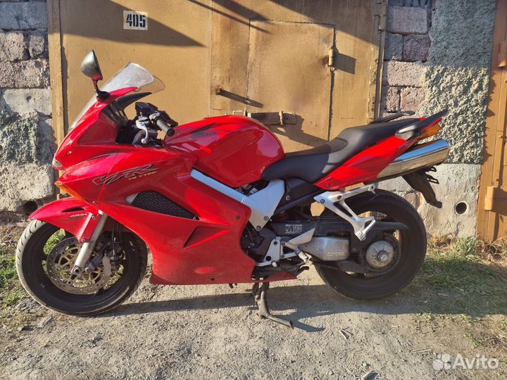 Мотоцикл honda VFR800