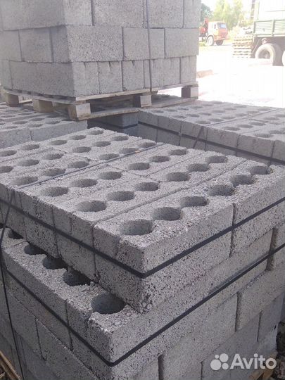 Блок кирамзитовый и муравой