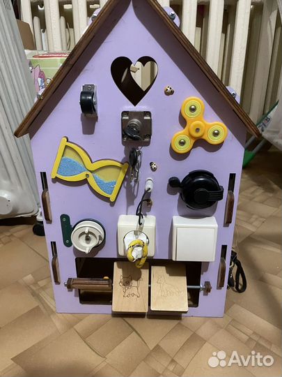 Бизиборд домик