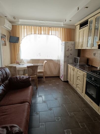 2-к. квартира, 70 м², 6/10 эт.