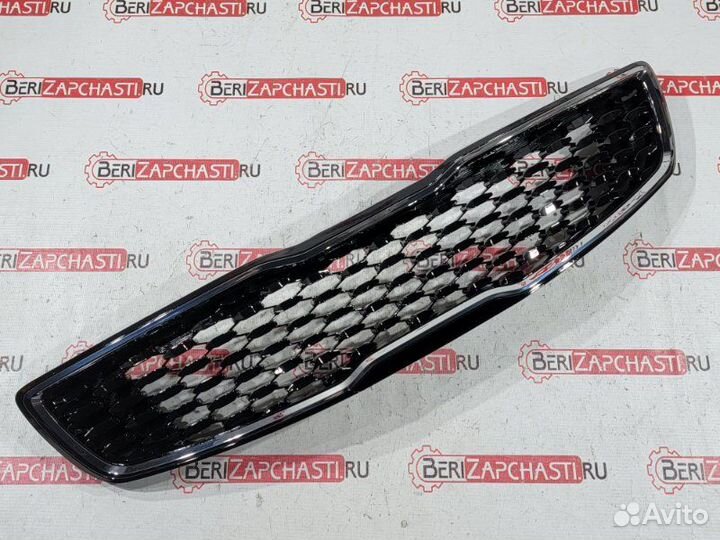 Решетка радиатора передняя Kia Cerato YD