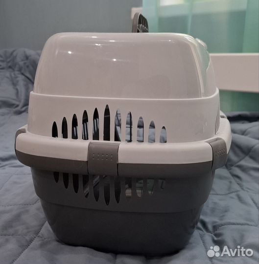 Переноска для кошек и собак