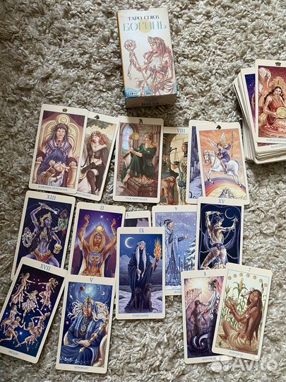 Карты таро и оракул все вместе
