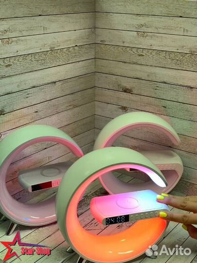 Smart лампа с б/п зарядкой. Разные цвета подсветки