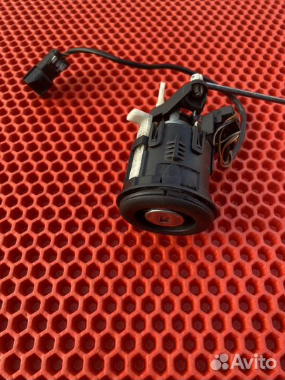 Замок багажника mitsubishi carisma дорест