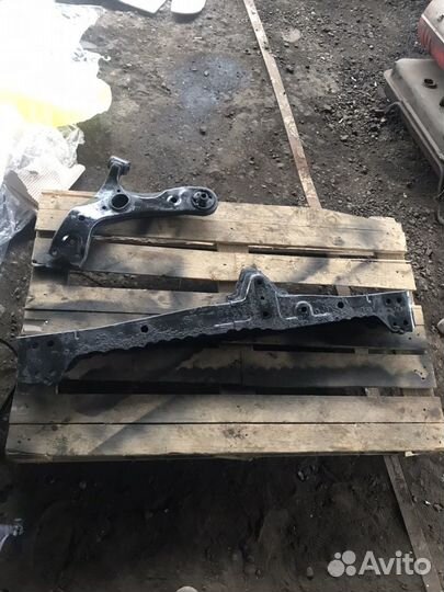 Балка передняя Тойота Авенсис, Аурис, Королла