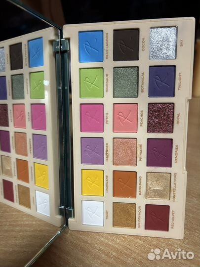 Палетка теней revolution