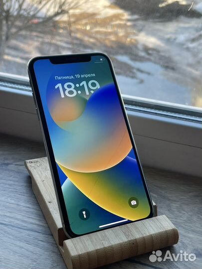 iPhone Xs, 64 ГБ