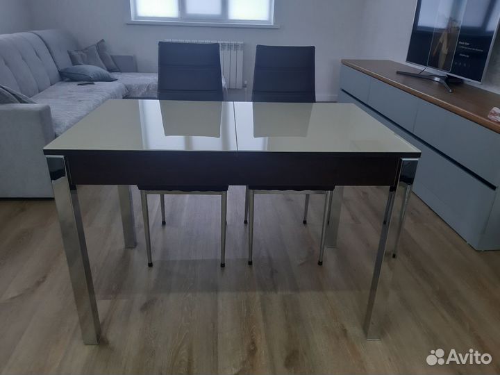 Кухонный стол