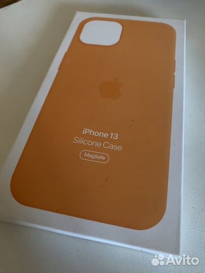 Чехол на iPhone 13