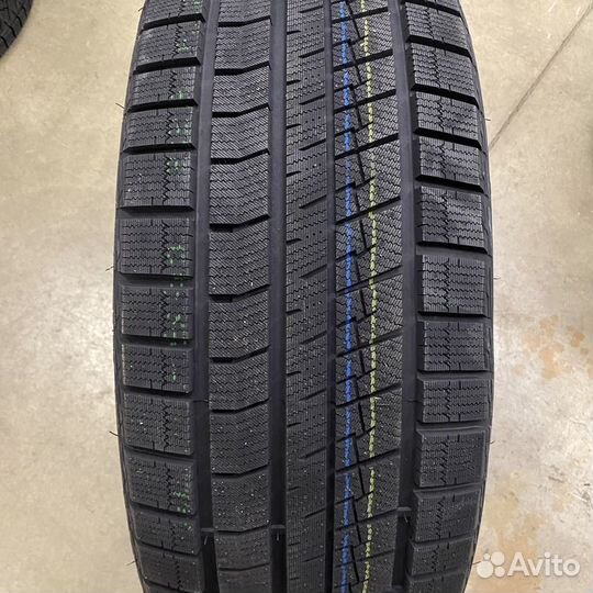 Tracmax X-Privilo S360 255/45 R20 T