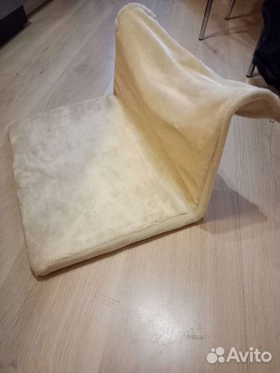 Гамак-лежанка для кошек на батарею