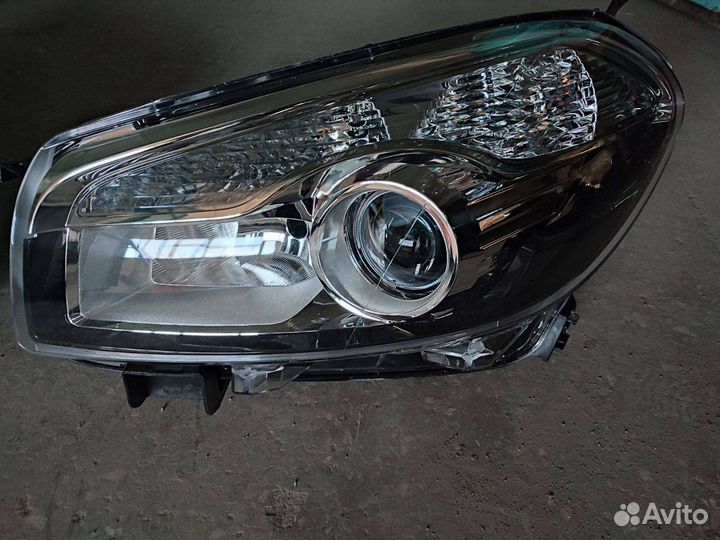 Фара Ниссан Кашкай 10-14 г.в. левая,правая