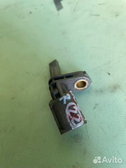 Датчик ABS правый Volkswagen Touareg 7L дорест