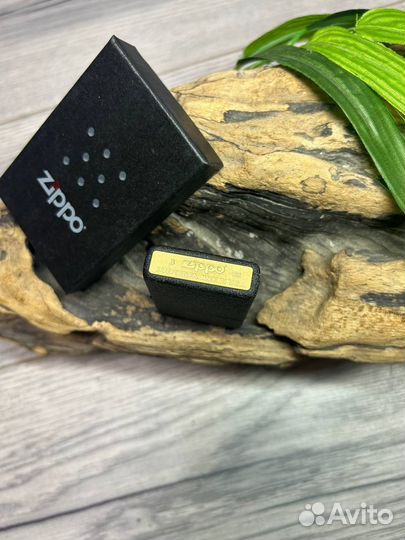 Зажигалка бензиновая Zippo 