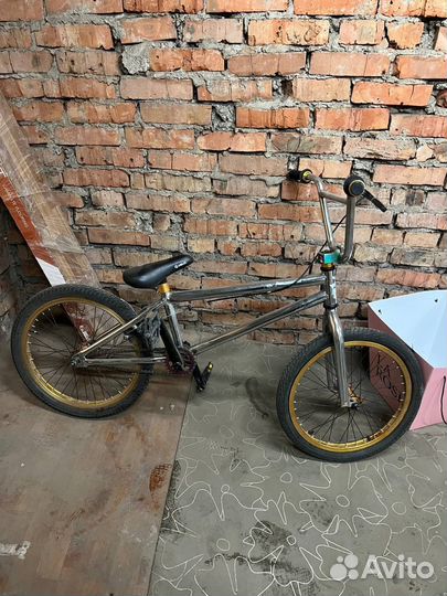 Трюковой велосипед BMX