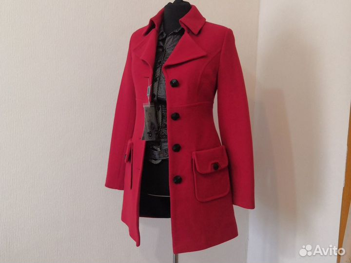 Пальто новое, 36-38 размер