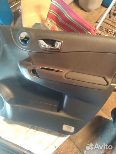 Дверные карты Renault Koleos