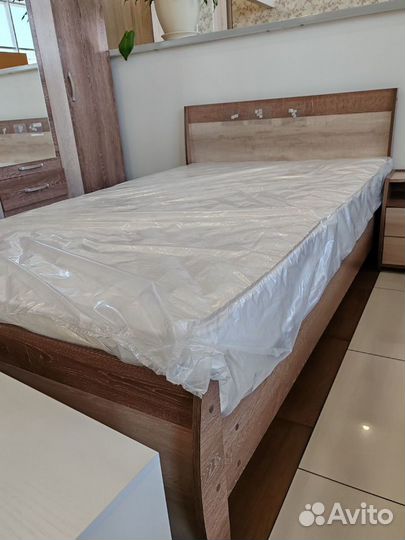 Кровать новая с матрацем в упаковке