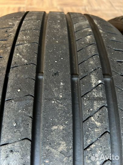 Pirelli P Zero 295/35 R21 Y