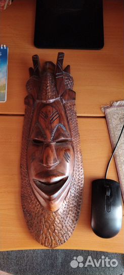 Маска из дерева