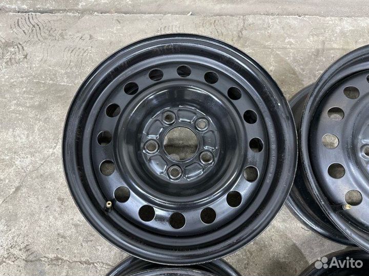 Оригинальные штампованные диски Nissan R15