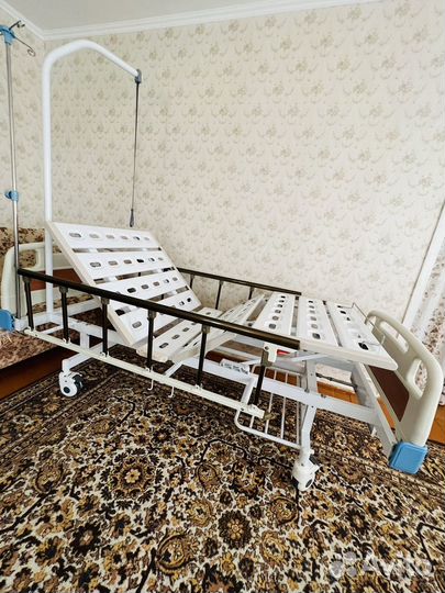 Медицинская кровать для лежачих больных