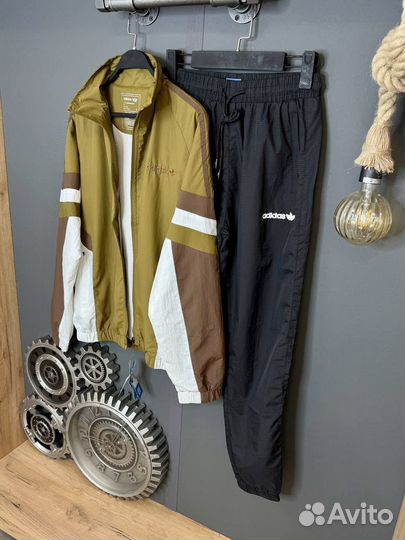 Стильный костюм Adidas винтаж, новый, с бирками