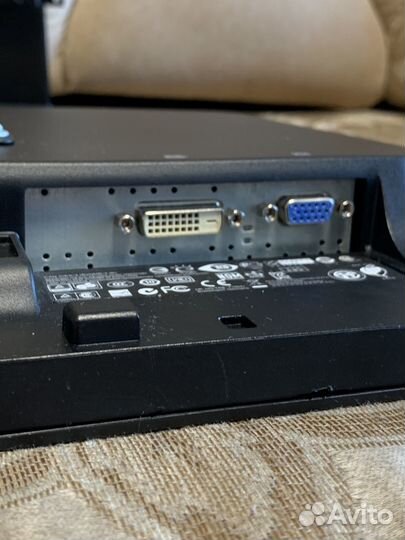Монитор HP ProDisplay P221