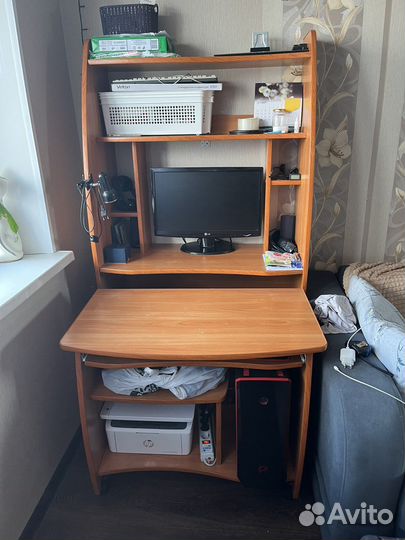 Компьютерный стол