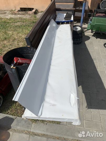 Подоконник пластиковый отлив металл