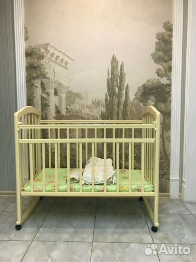 Продам детская кроватка, матрас, спальный комплект